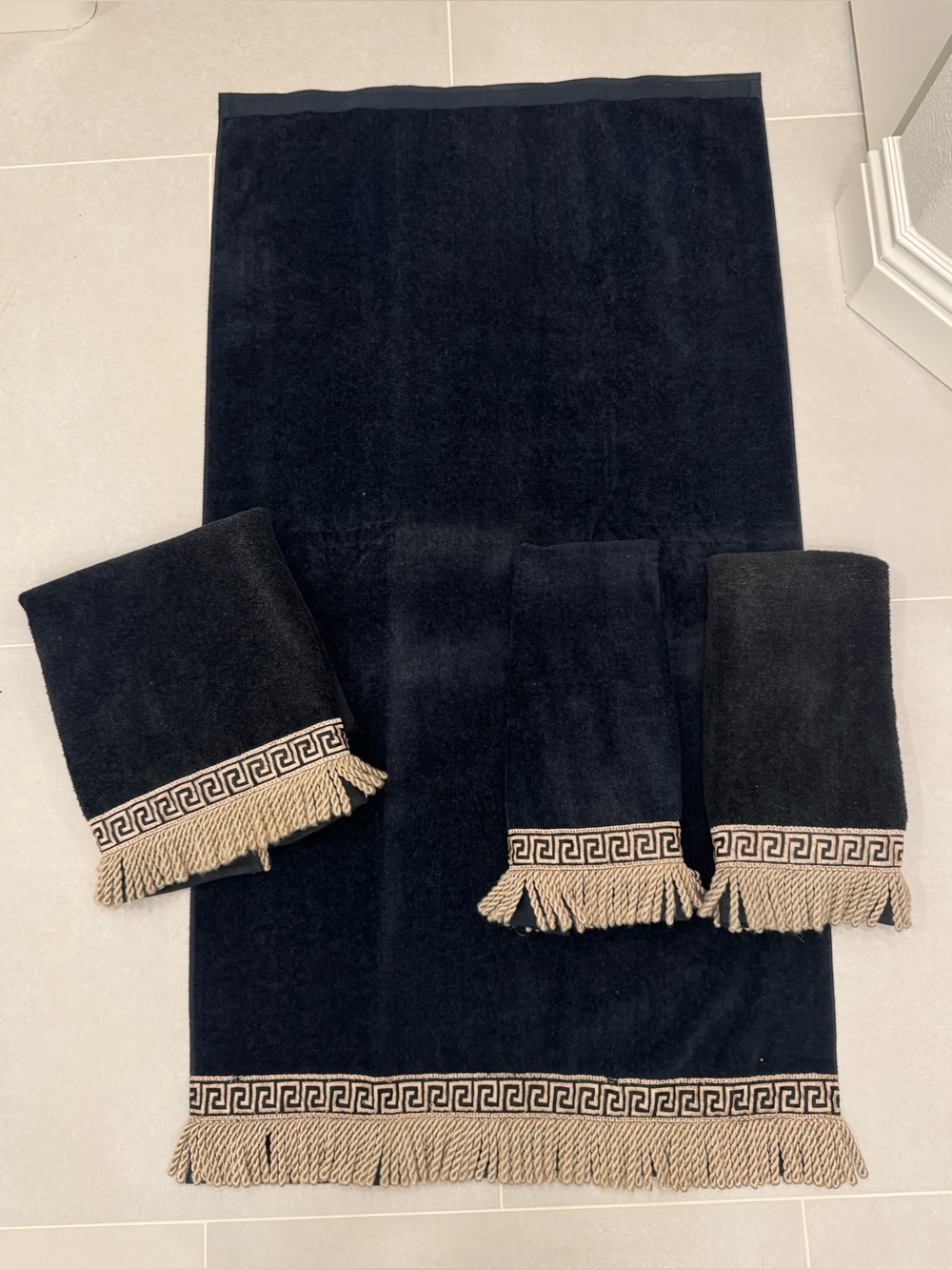 Luxury Black & Gold Greek Key Fringe Towel Set – 4 Pieces